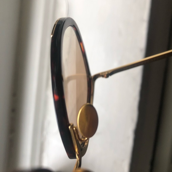 Sunday Somewhere Tortoise Shell with Gold Shades - Picture 3 of 5